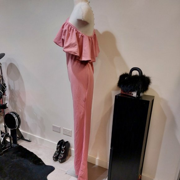💋GORGEOUS💋 CLUB L LONDON DIVINE TIME PINK ONE SHOULDER RUFFLE JUMPSUIT - Picture 7 of 12